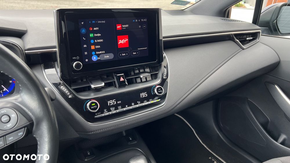 Toyota Corolla 1.8 Hybrid Comfort - 16