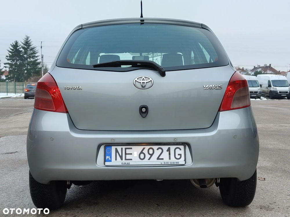 Toyota Yaris 1.3 Luna A/C - 9