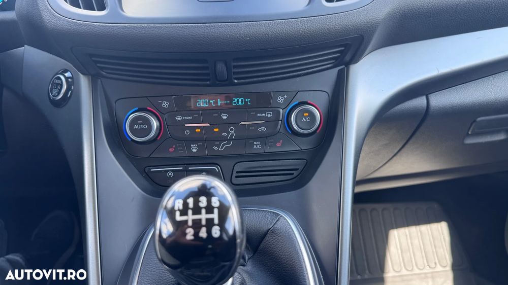 Ford Kuga 1.5 EcoBoost 2x4 Cool & Connect - 11