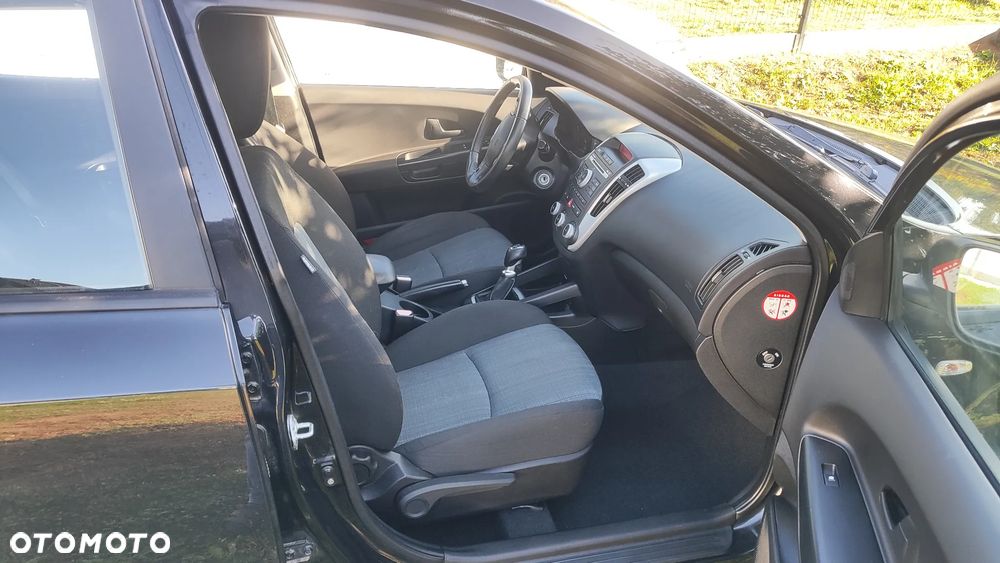 Kia Ceed 1.4 Comfort - 11