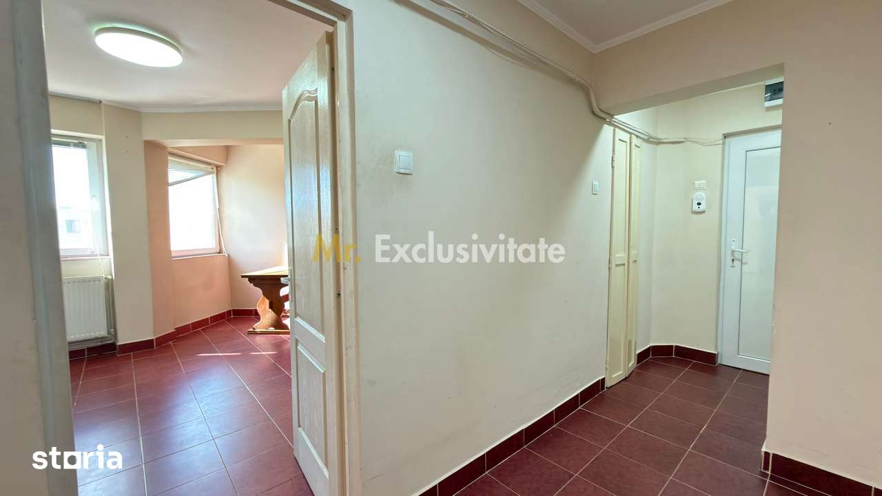 Apartament 3 camere MV1, Etaj IV / Str. Narcisei Nr.9 / Carei — fotografia 3