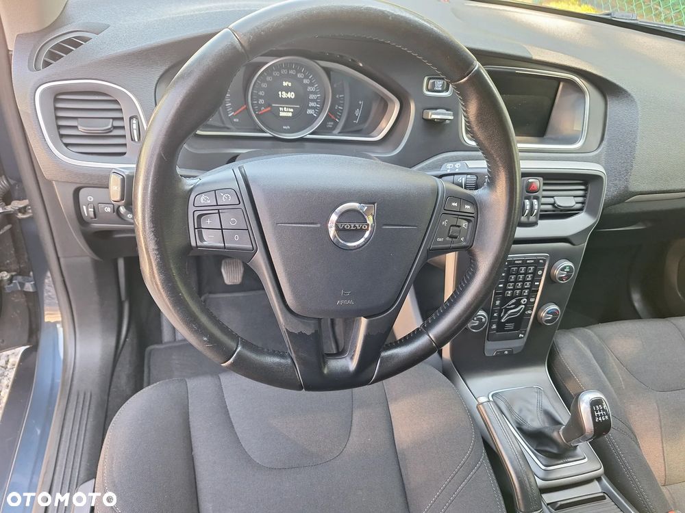 Volvo V40 D2 Kinetic - 19