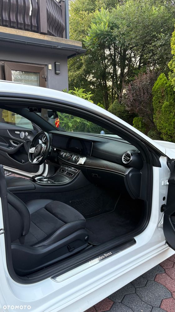 Mercedes-Benz Klasa E 300 9G-TRONIC - 10