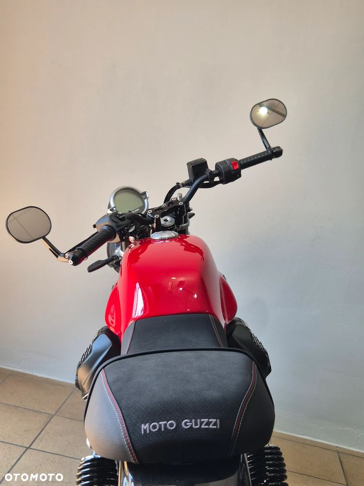 Moto Guzzi V7 - 10