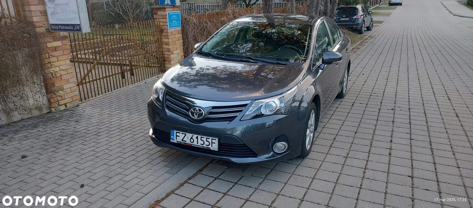 Toyota Avensis - 1