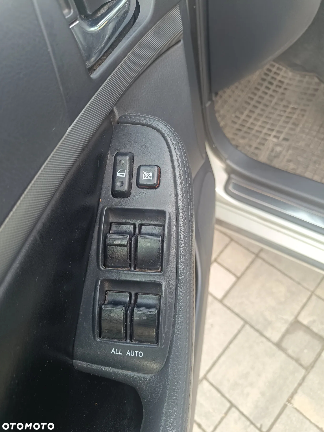 Toyota Avensis 2.0 D-4D Sol+NAVI - 20