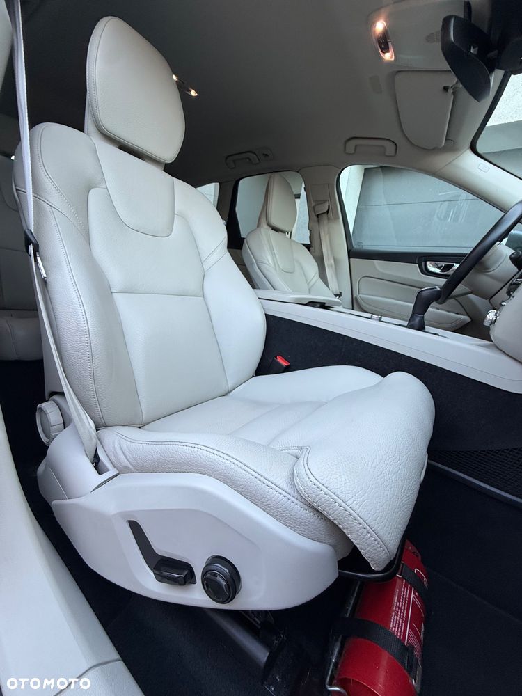 Volvo XC 60 D3 Drive-E Momentum - 27