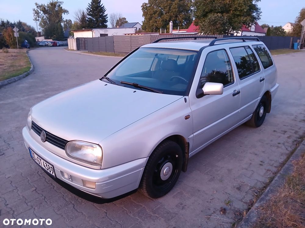 Volkswagen Golf 1.6 Comfortline - 1