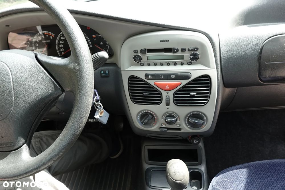 Fiat Albea 1.2 16V Active / HL - 10