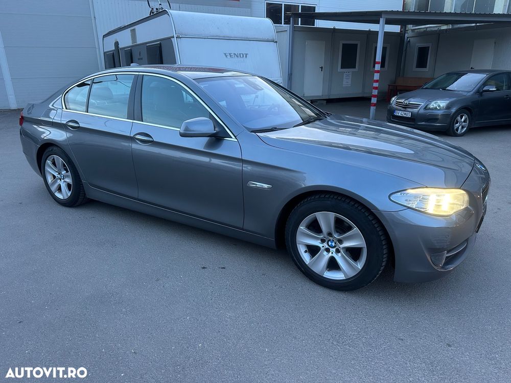 BMW Seria 5 520i Aut. Luxury Line - 3