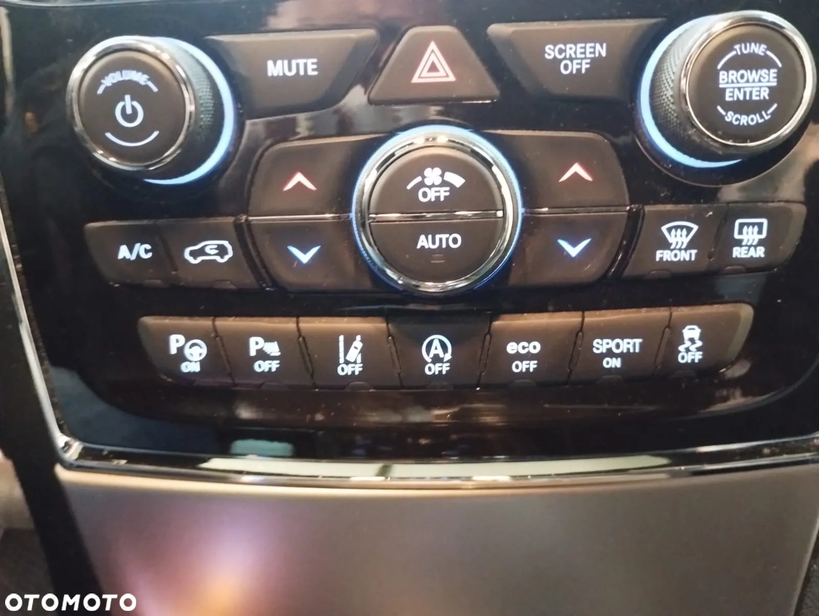 Jeep Grand Cherokee - 15