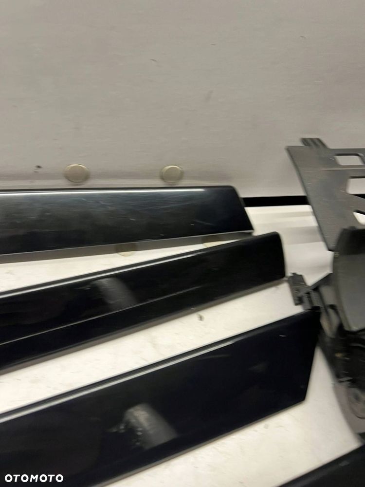 Próg przedni Audi A3 S3 A3 Sportback 8P Komplet - 2