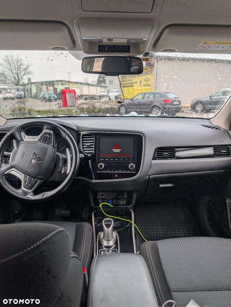 Mitsubishi Outlander - 7