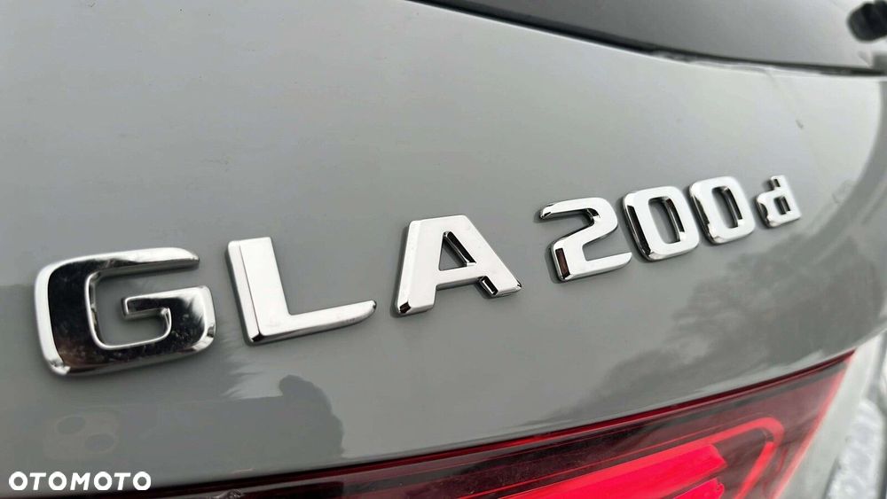 Mercedes-Benz GLA - 23