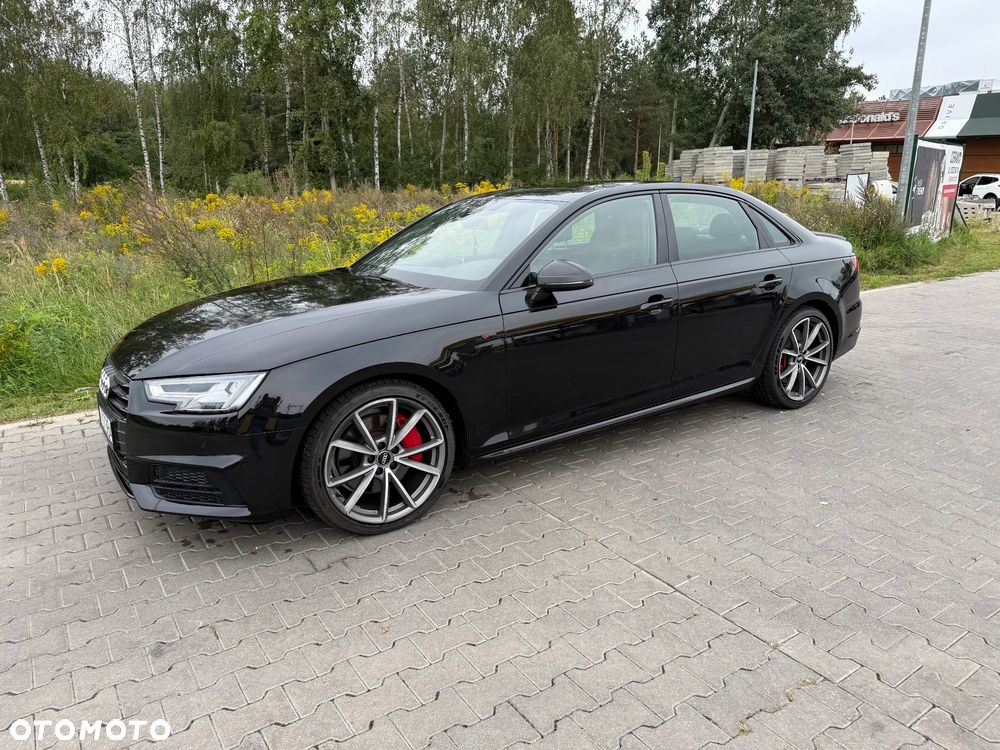 Audi A4 Limousine - 4