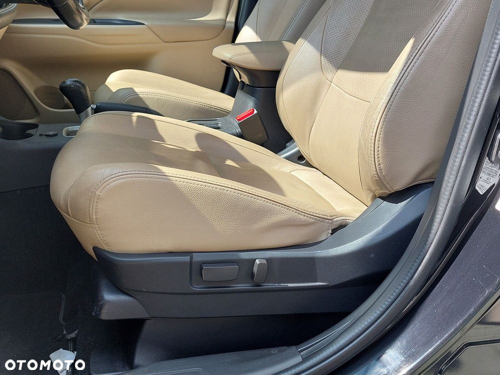 Mitsubishi Outlander - 14