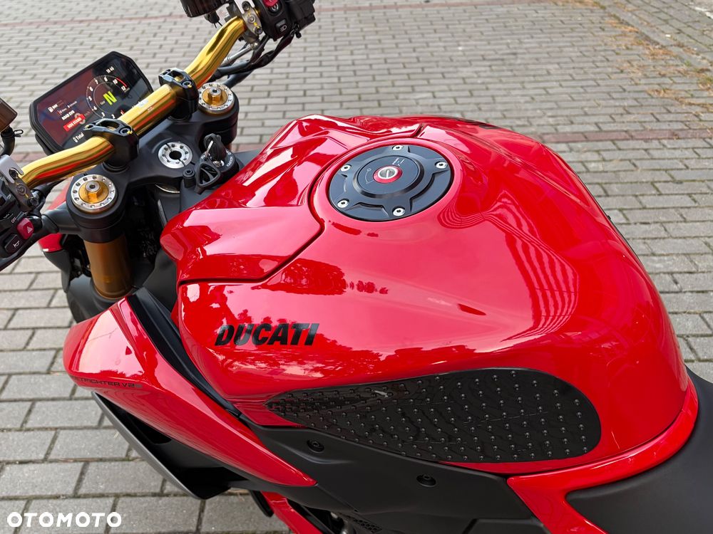 Ducati Streetfighter V2 - 11