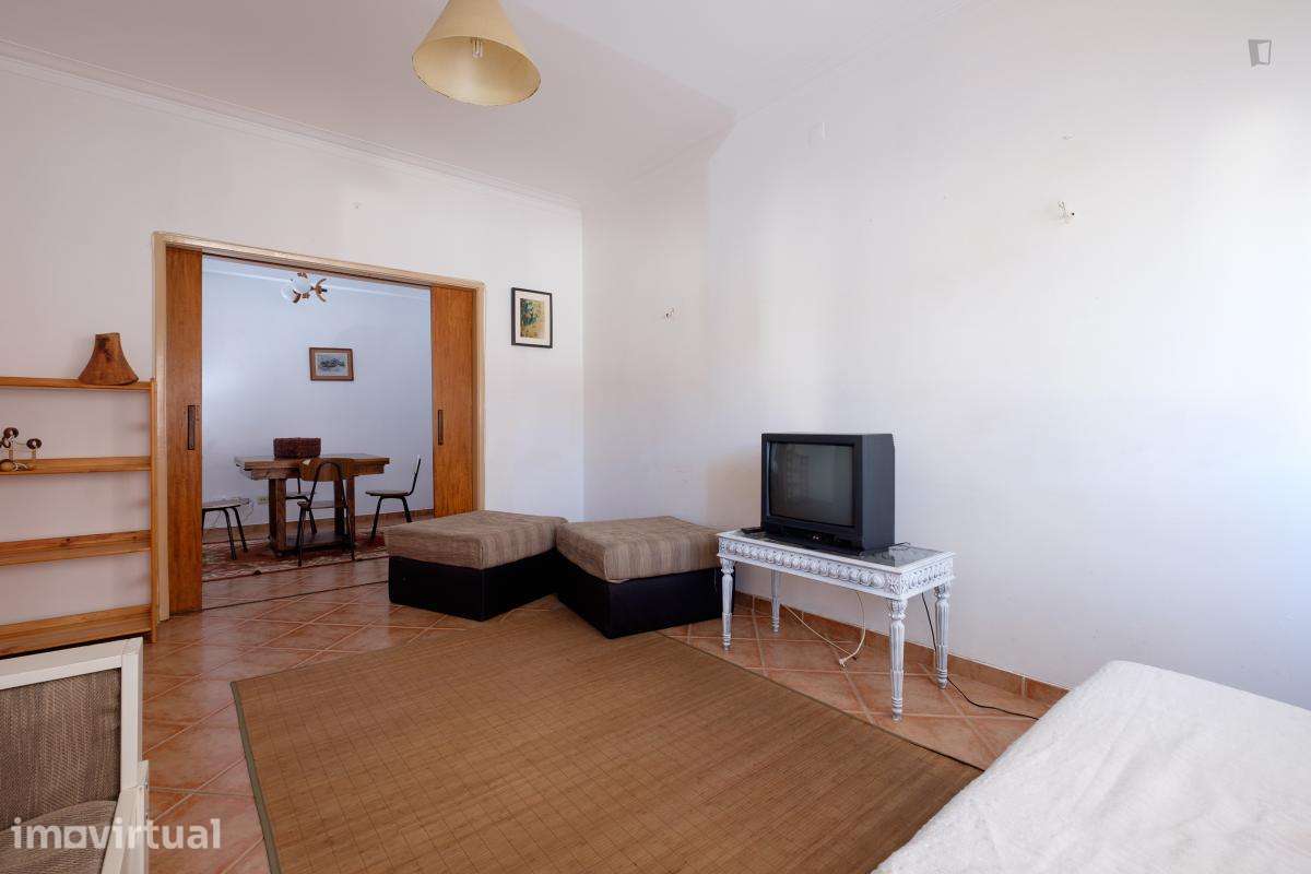 Quarto - localizado em Arregaça Coimbra - Grande imagem: 3/20