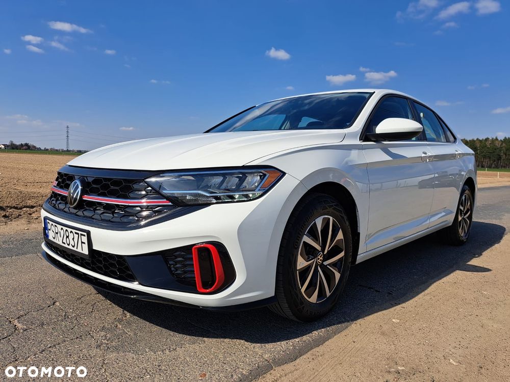 Volkswagen Jetta - 2