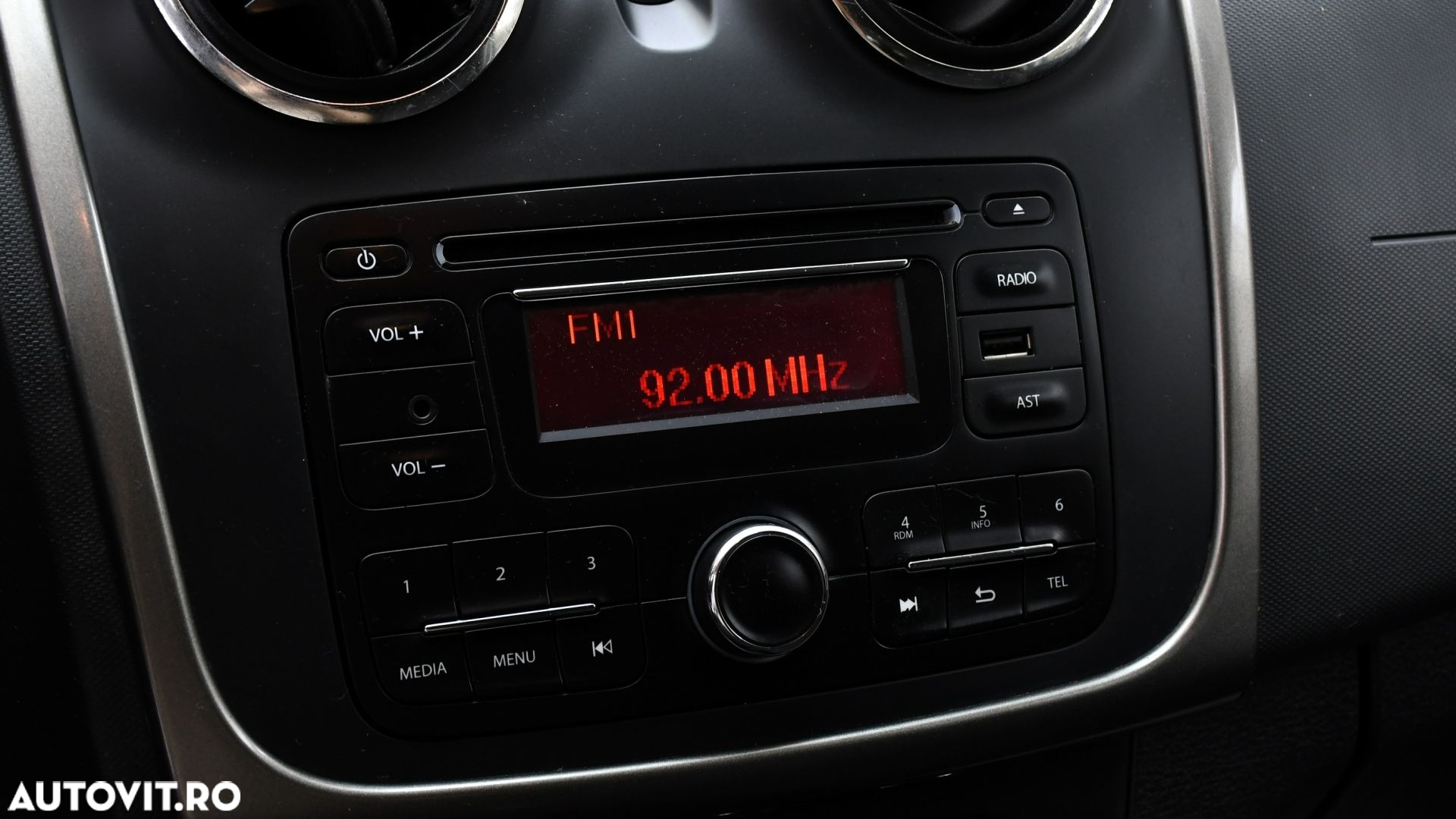 Dacia Logan 1.5 90CP Laureate - 12