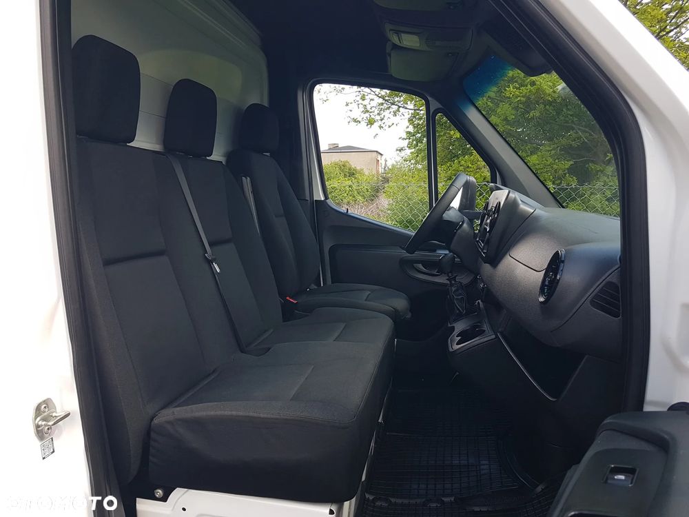 Mercedes-Benz Sprinter 8EP KONTENER 4,22x2,16x2,31 KLIMA 314CDI MANUAL 6-BIEGÓW KRAJOWY - 8
