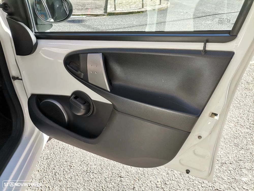 Toyota Aygo 1.0 + AC+VSC - 15