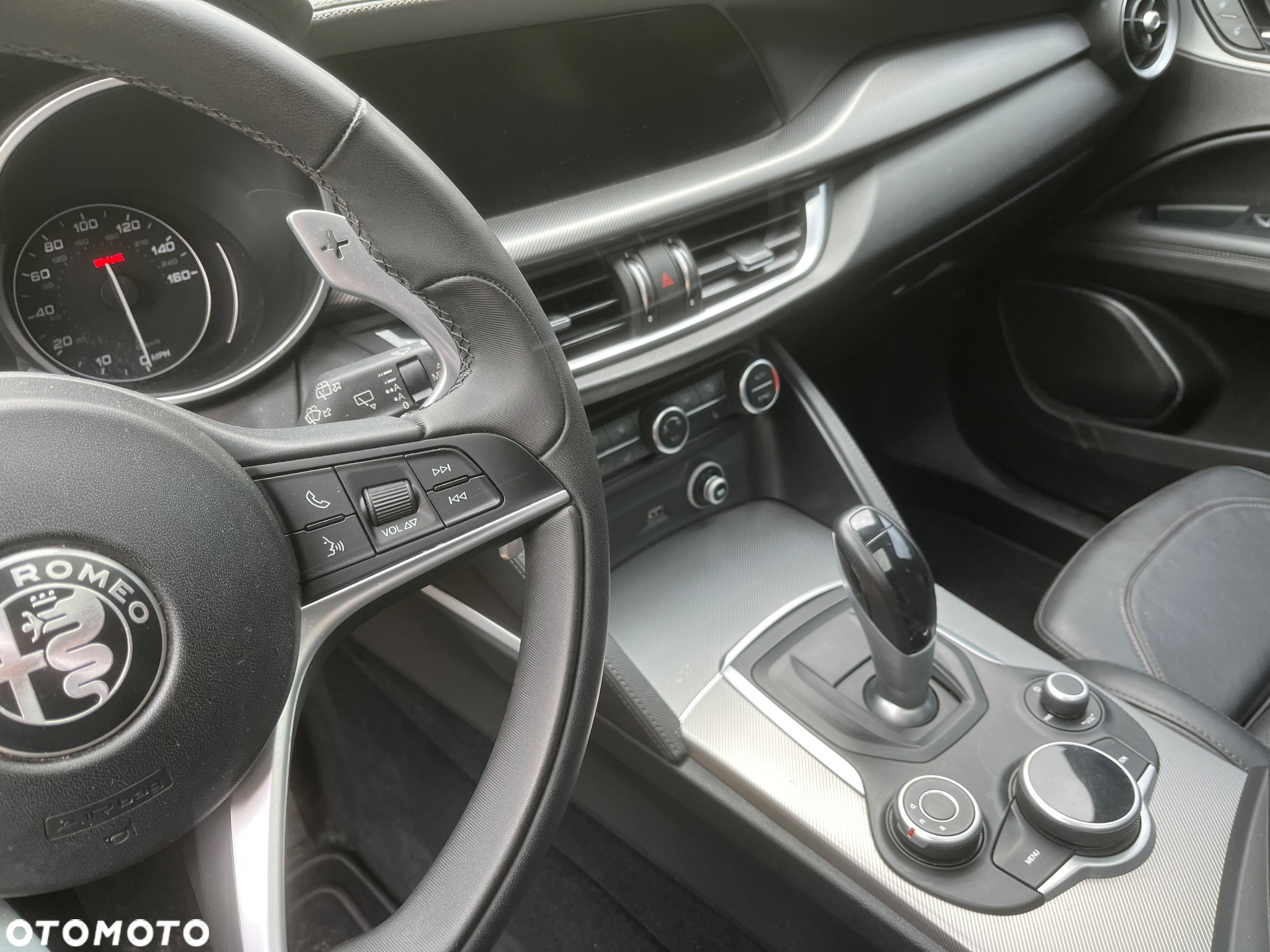 Alfa Romeo Stelvio 2.0 Turbo 16V AT8-Q4 Veloce Ti - 23