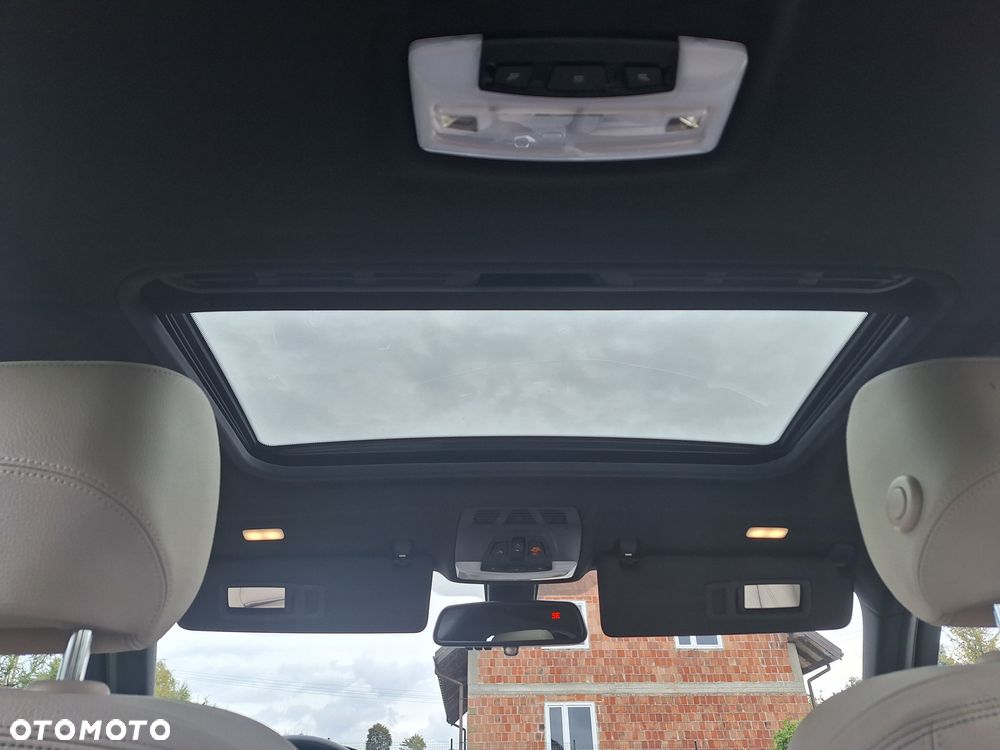 BMW Seria 3 330i xDrive Sport Line Sport - 27