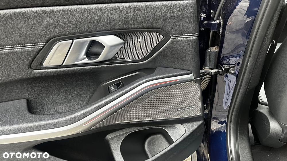 BMW Seria 3 330e PHEV sport - 12