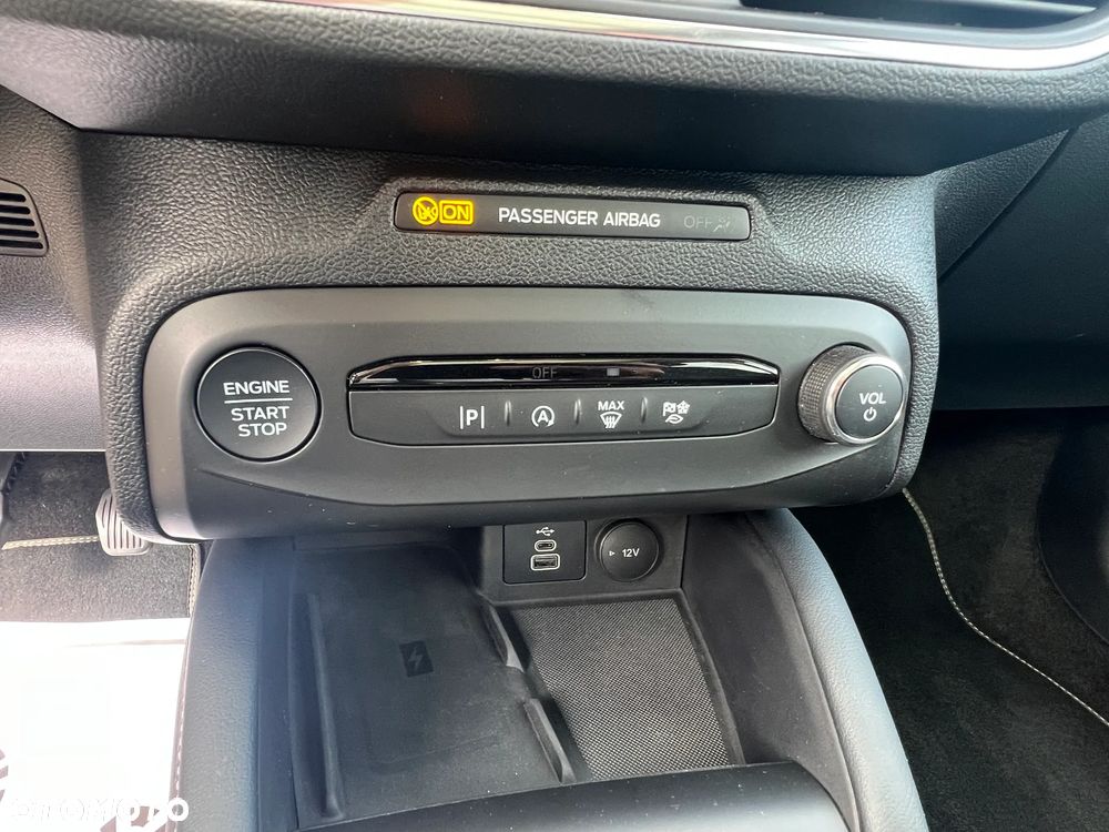 Ford Focus 1.0 EcoBoost Titanium X - 27