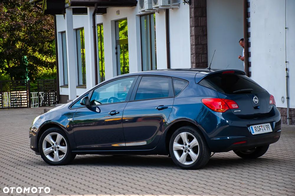 Opel Astra 1.4 ecoFLEX - 10