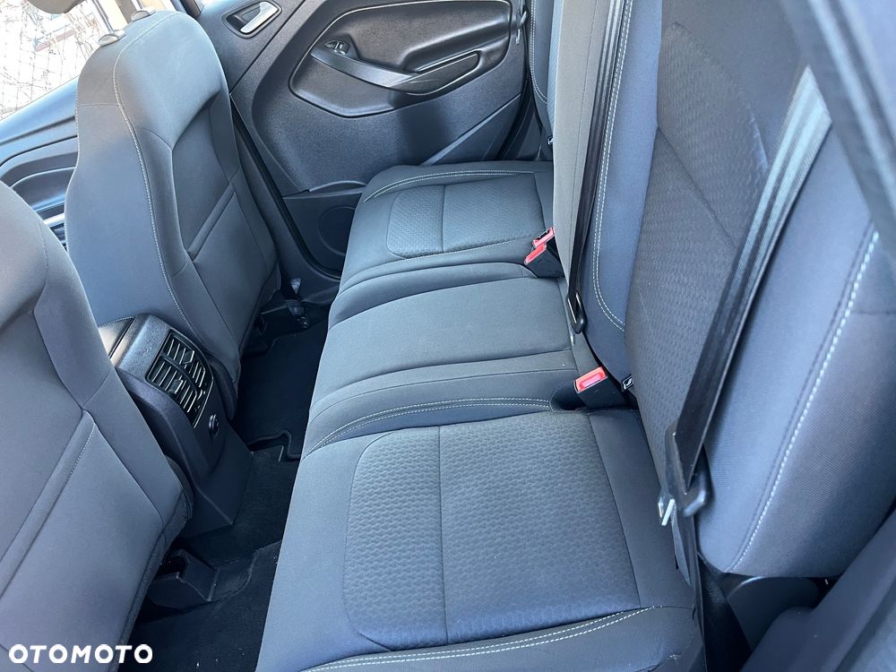 Ford Kuga 1.5 EcoBoost 2x4 Cool & Connect - 10