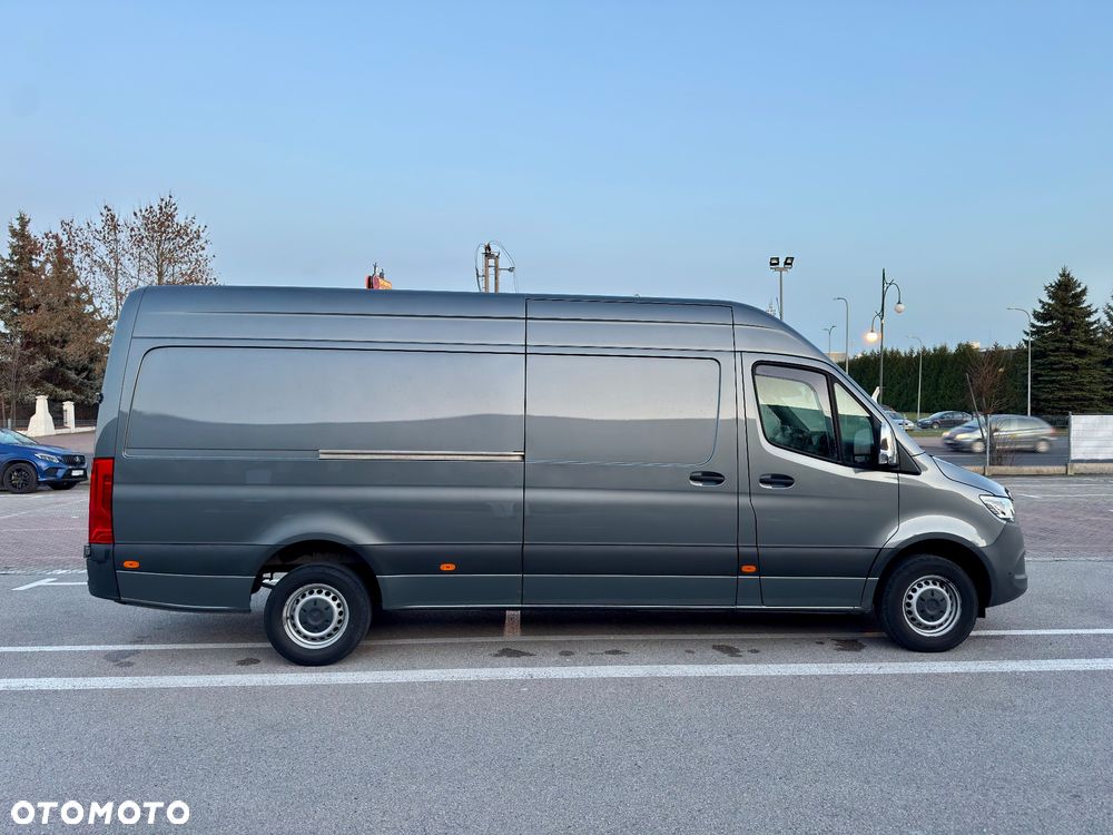Mercedes-Benz Sprinter - 4