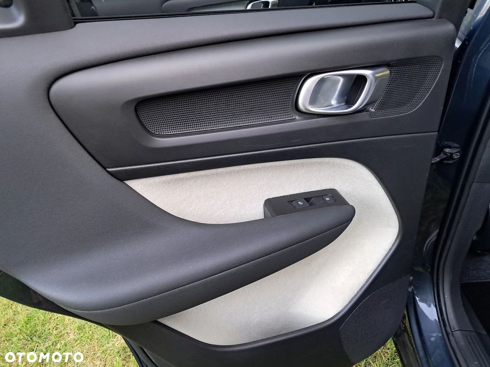 Volvo XC 40 T5 AWD Momentum - 21