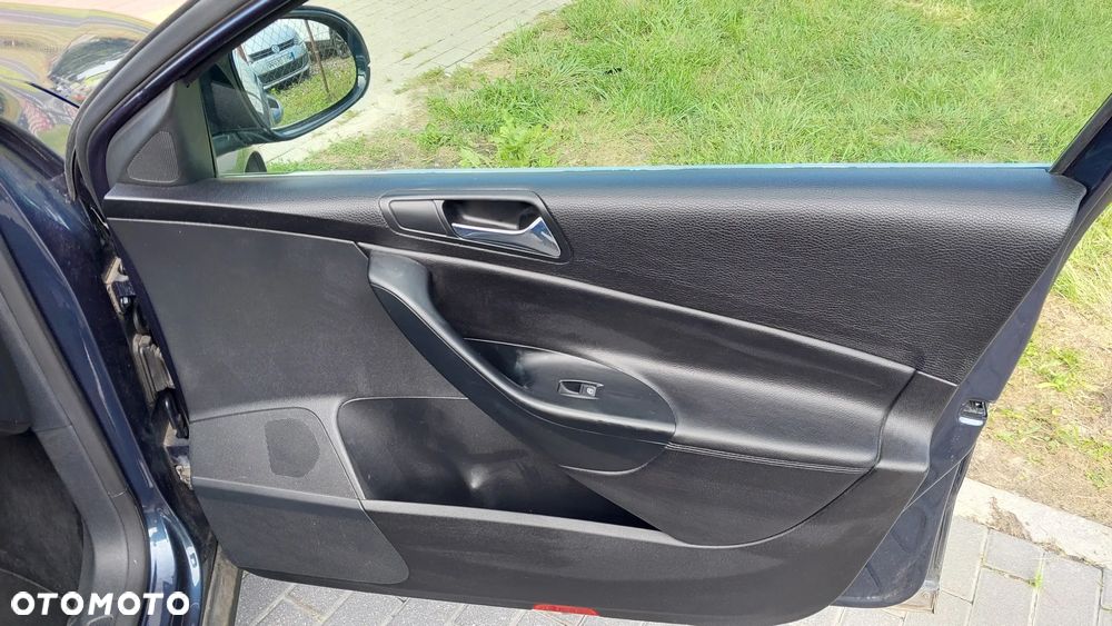 Volkswagen Passat 2.0 TSI Individual - 9