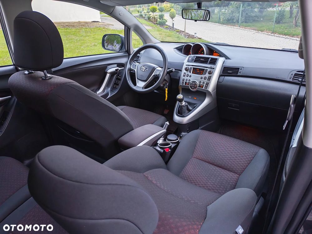 Toyota Verso 1.8 Sol plus - 11