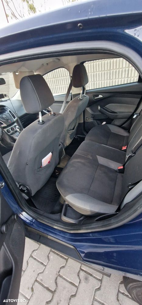 Ford Focus - 12
