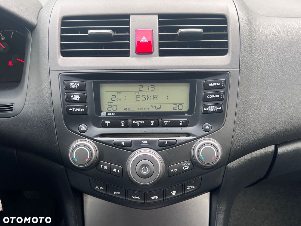 Honda Accord 2.0 Comfort - 29