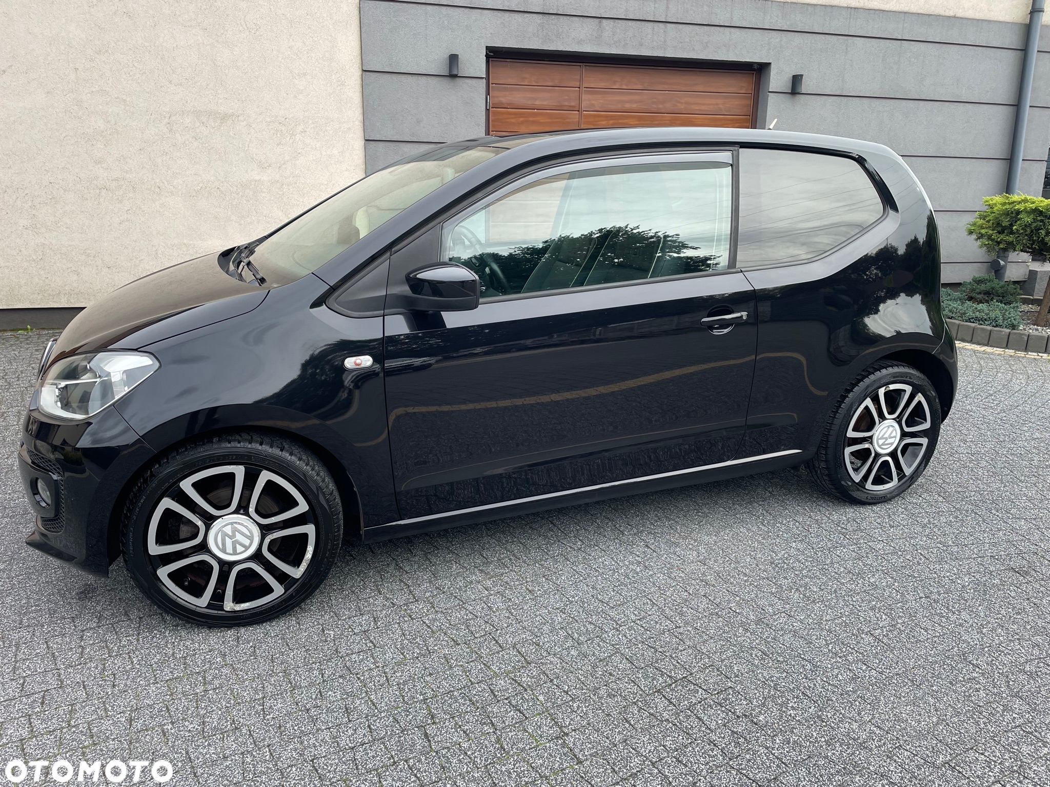Volkswagen up! (BlueMotion Technology) move - 3