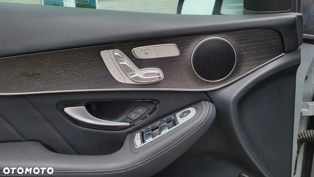 Mercedes-Benz GLC 300 4Matic 9G-TRONIC - 19