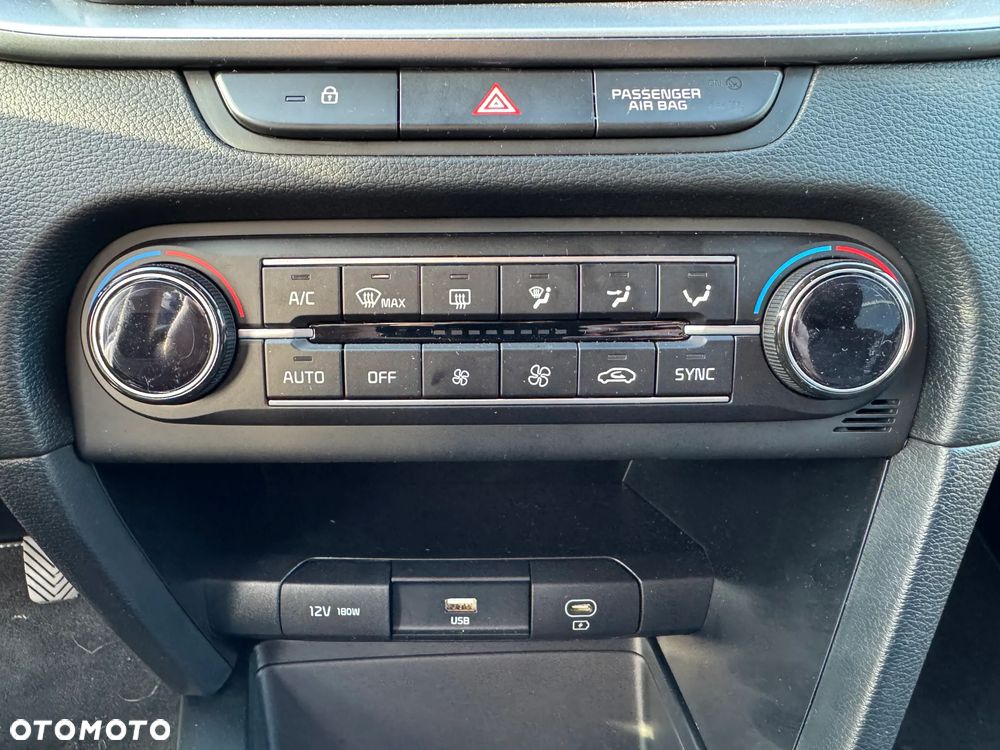 Kia Ceed 1.5 T-GDI M - 11