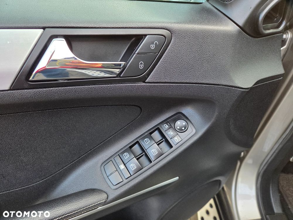 Mercedes-Benz ML - 30