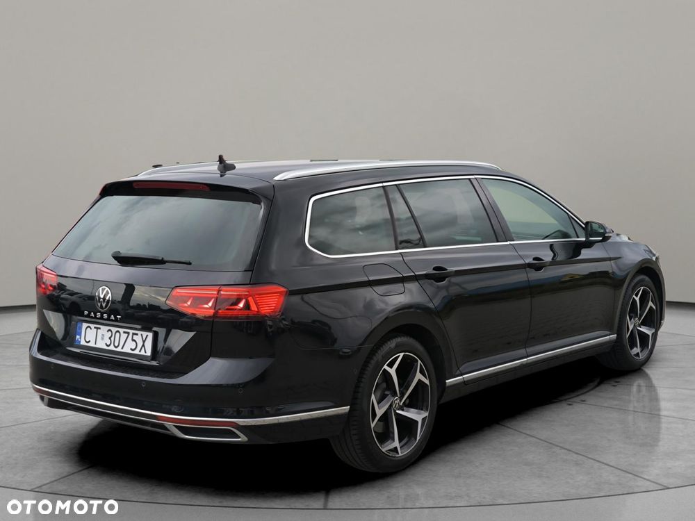 Volkswagen Passat Variant 2.0 TDI Elegance DSG - 3