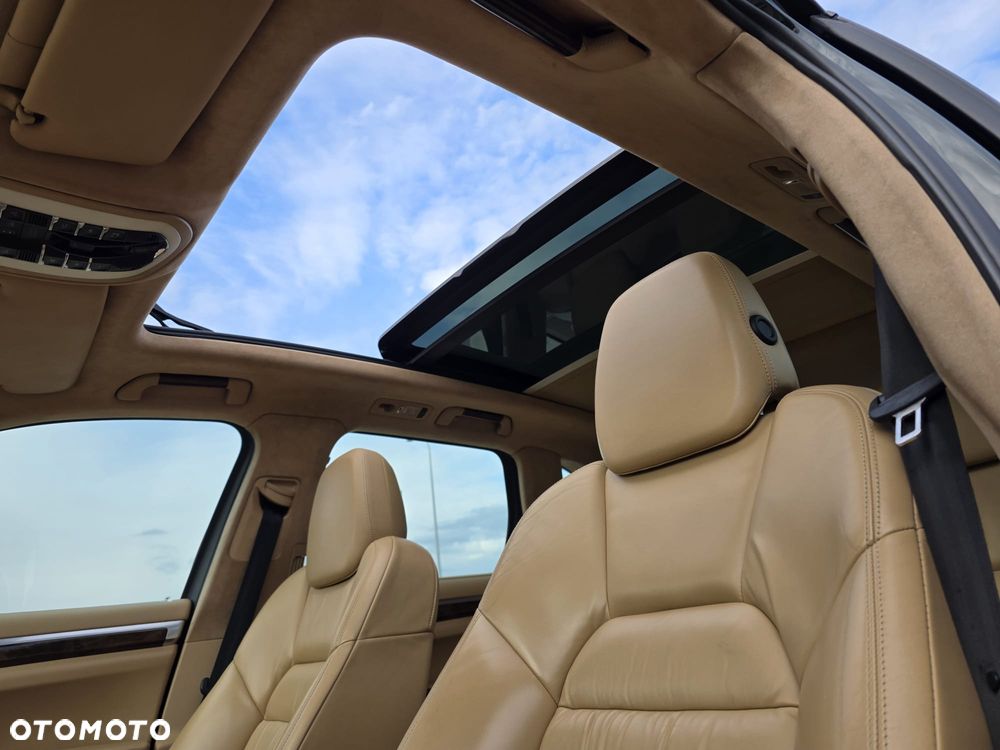 Porsche Cayenne - 23