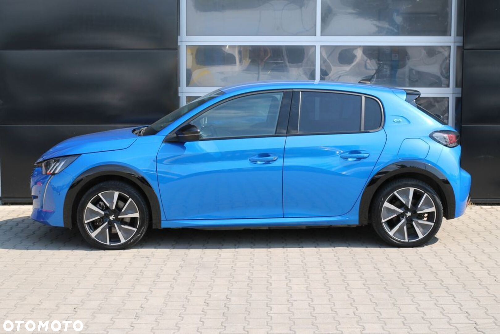 Peugeot 208 e-208 GT Pack - 11