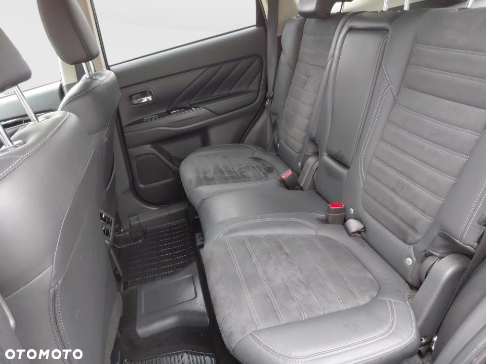 Mitsubishi Outlander - 6