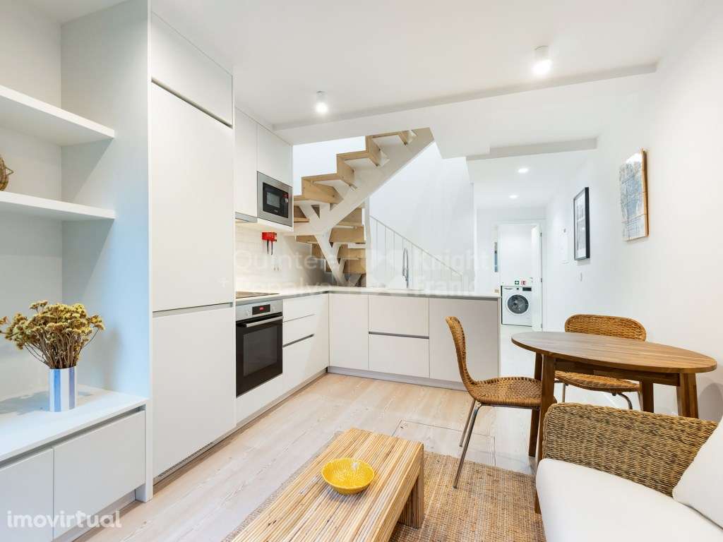 Apartamento T1 Duplex com varanda e jardim privativo no Porto - Grande imagem: 2/24