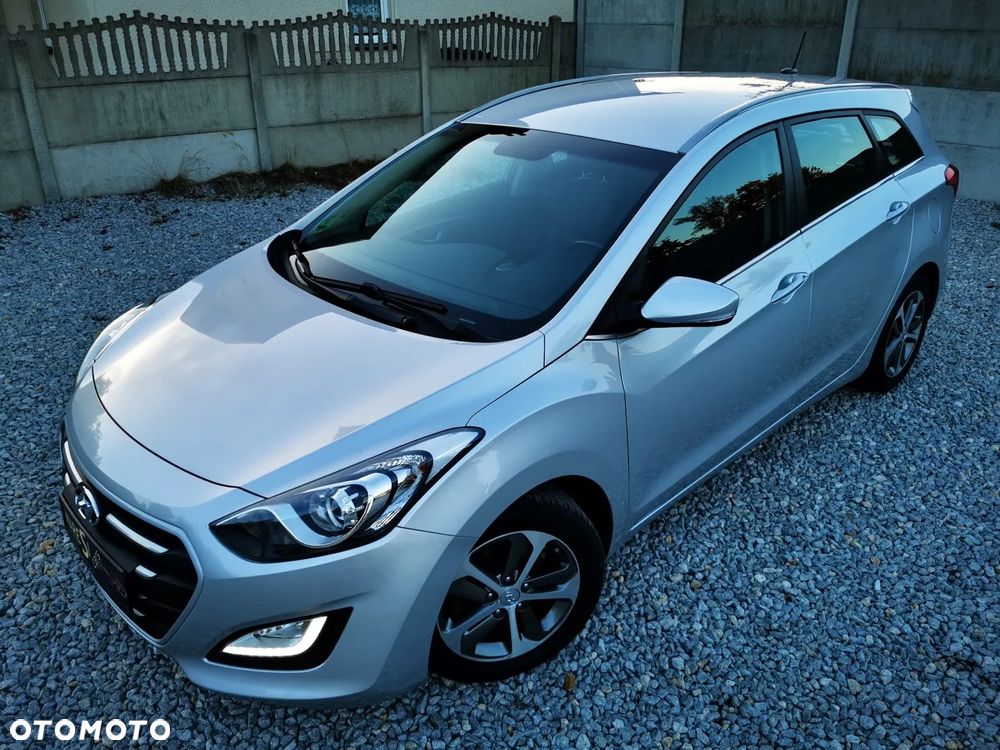 Hyundai i30 blue 1.4 YES Silver - 26