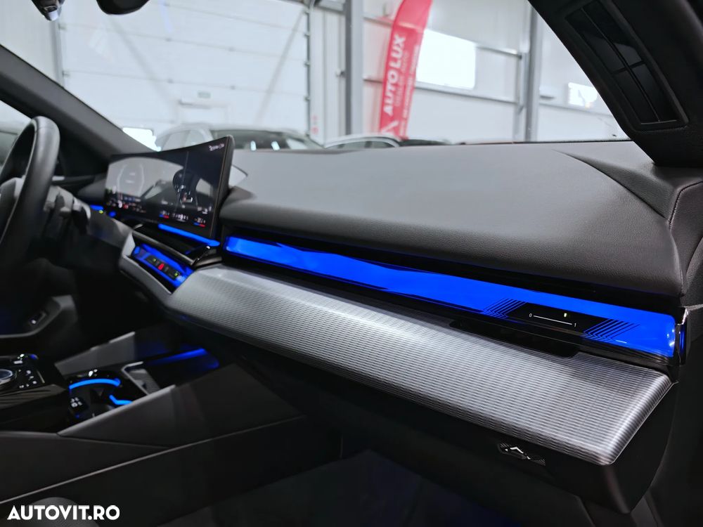 BMW Seria 5 520i AT MHEV - 30