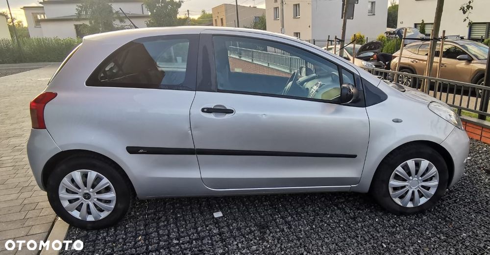 Toyota Yaris 2006 photo 4